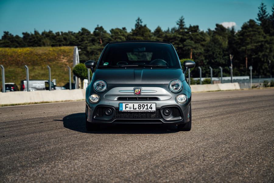  Abarth 595C (312) 2016 года  (WW) (фото 3 из 26)